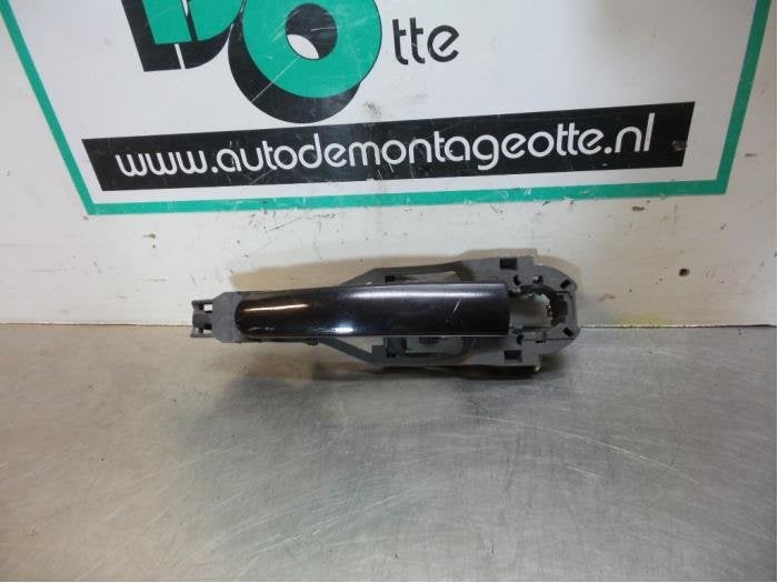 Poignée portière 2portes gauche d'un Seat Ibiza (Ibiza 02-, -, Utilisé, -, Seat
