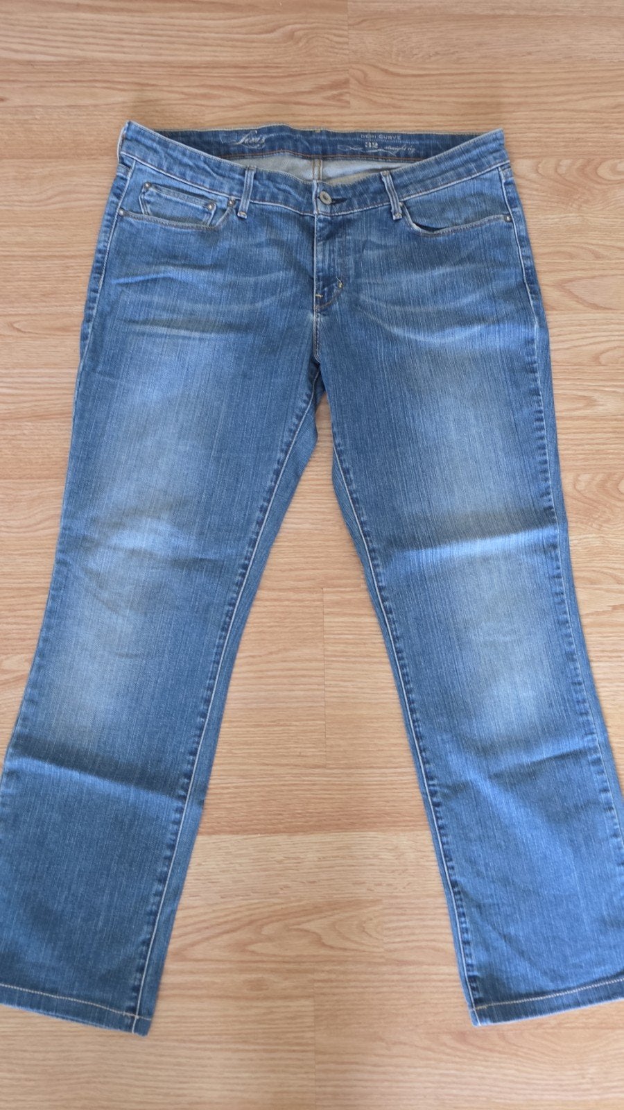 Jean femme Levi's 32/34, Enlèvement ou Envoi, Bleu