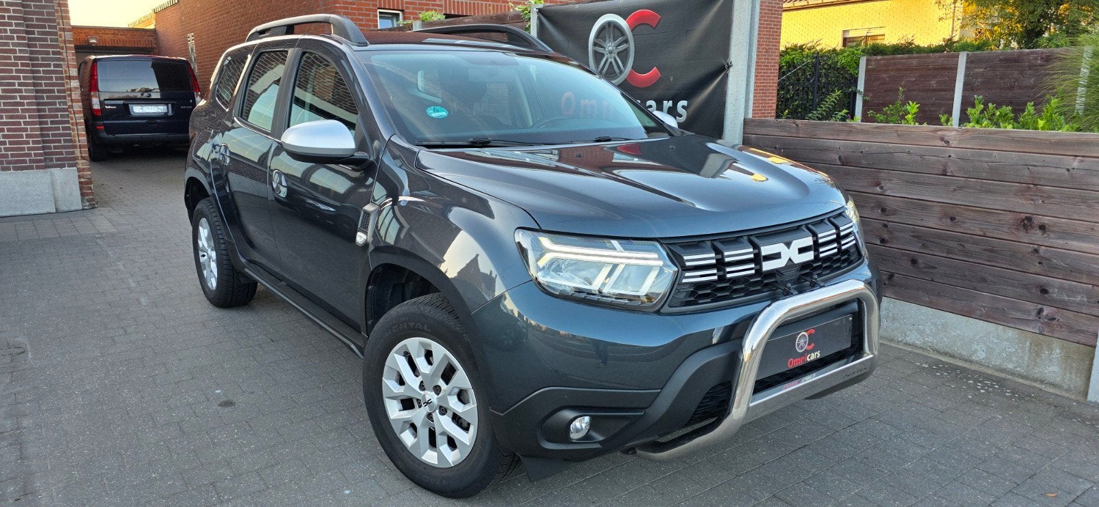Dacia Duster Facelift 2023/1er PROPRIÉTAIRE + GARANTIE, Capteur de lumière, Argent ou Gris, Achat, Euro 6