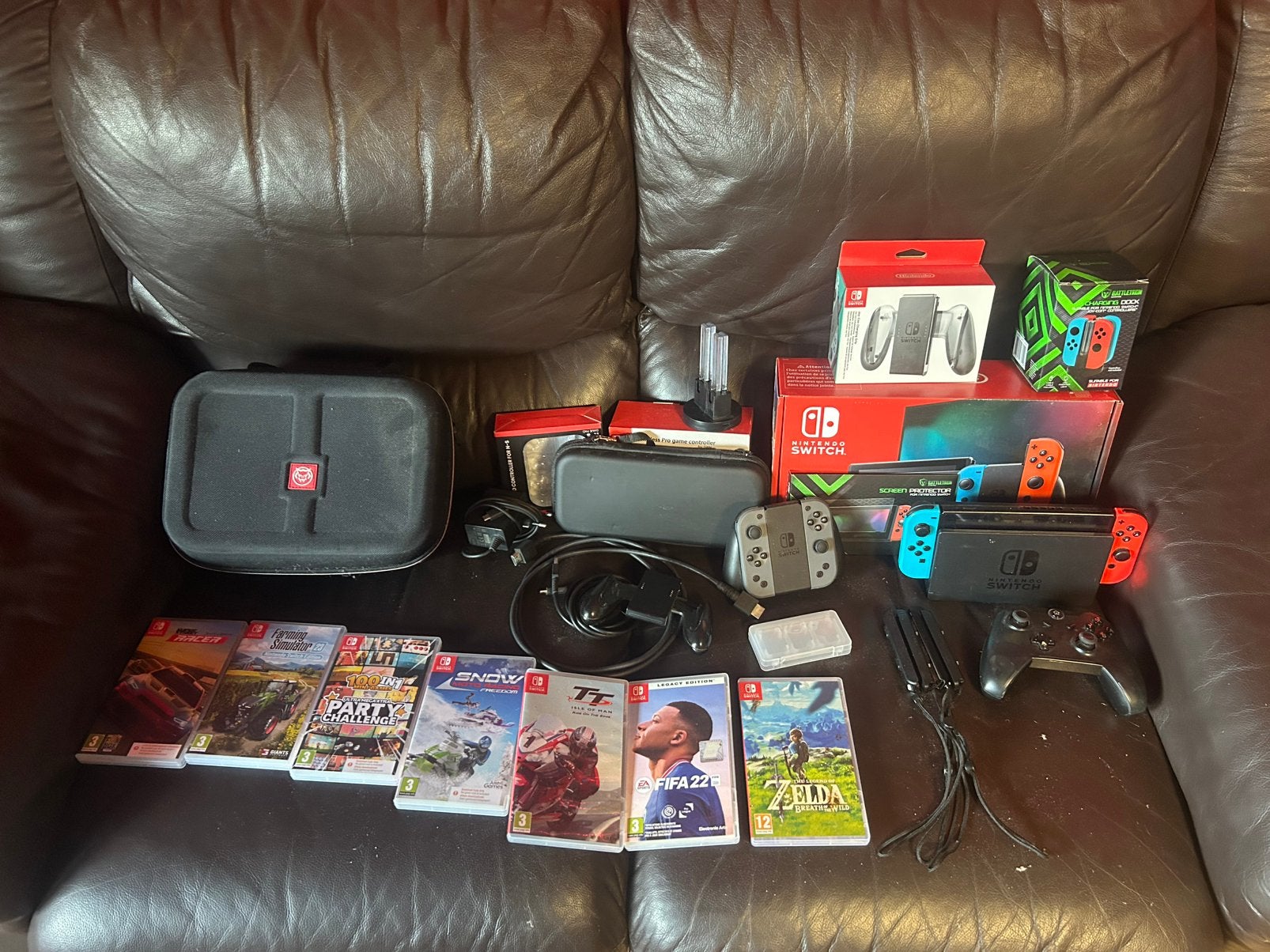 Nintendo Switch met veel accessoires en games, Ophalen, Met games, Zo goed als nieuw, Switch Original