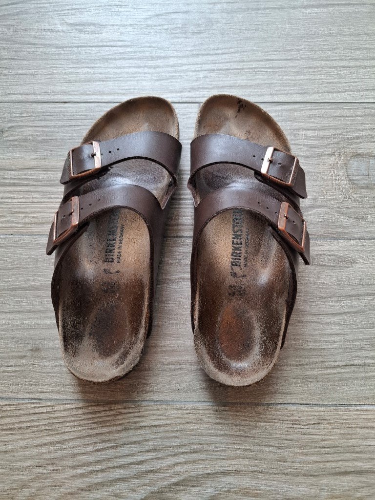 Birkenstock Arizona Slippers met Dubbele Bruine Riem 43, Kleding | Heren, Schoenen, Slippers, Bruin, Ophalen of Verzenden, Birkenstock