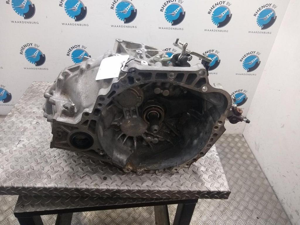 TOYOTA RAV-4 TRANSMISSIE / VERSNELLINGSBAK 2014, Enlèvement ou Envoi, Utilisé, Stiba membre