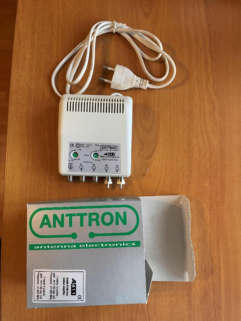 Ampli intérieur antenne tv Coax 4 sorties, Telecommunicatie, Verzenden, Nieuw, Accessoires