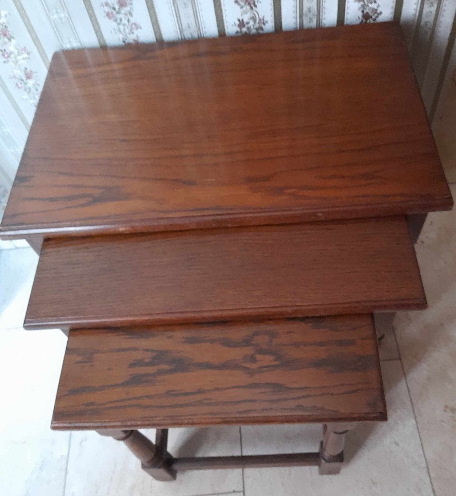 3 Eiken bijzettafeltjes., Ophalen, Zo goed als nieuw, Rechthoekig, Hout
