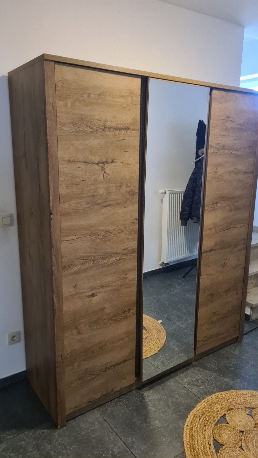 Zeer ruim & stevig kleerkast, Huis en Inrichting, Kasten | Kleerkasten, Ophalen