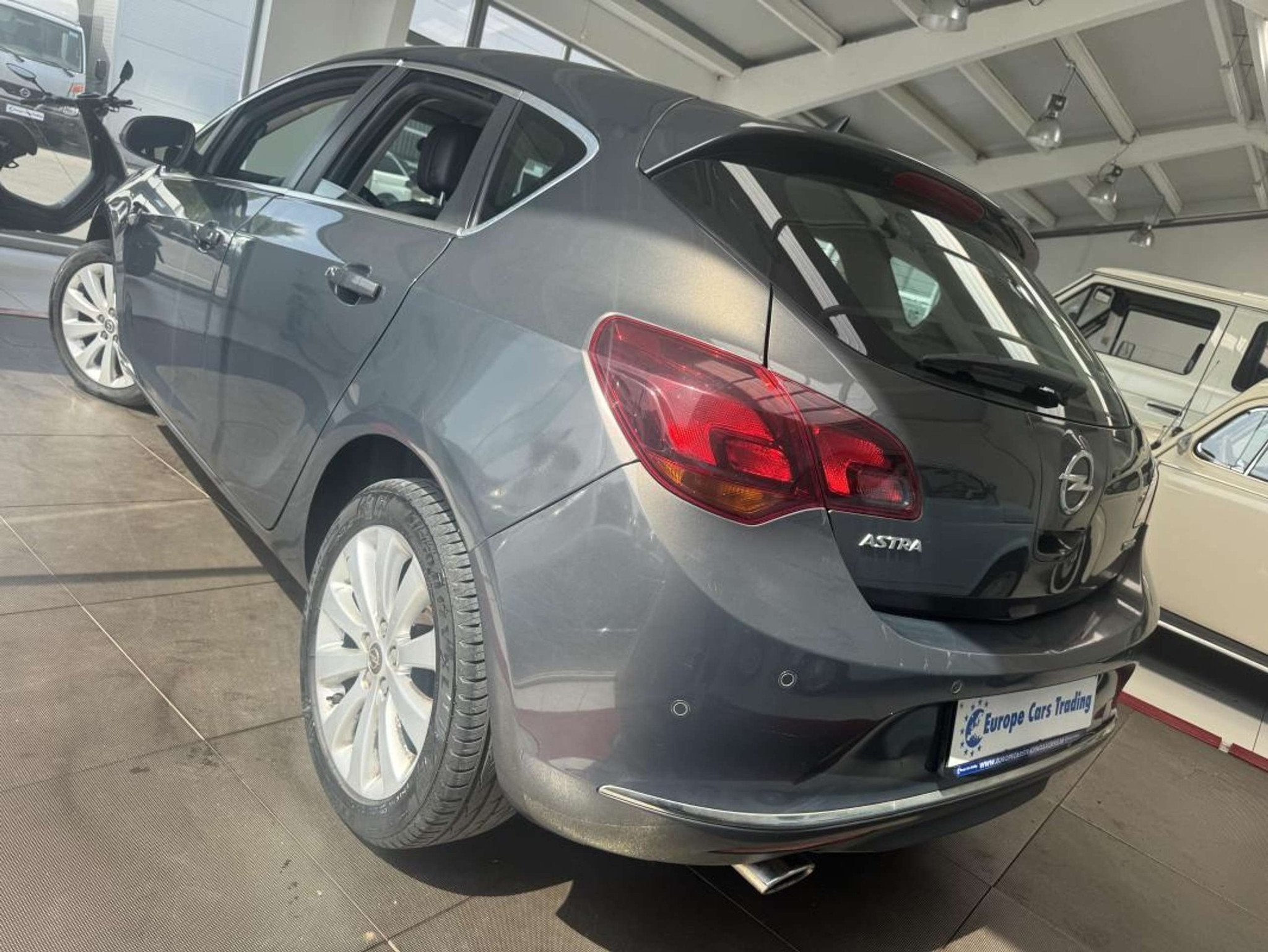 Opel Astra J COSMO 1.4TURBO 140ch CHAINE DE DISTRIBUTION GPS, 144 g/km, USB, Gebruikt, Bedrijf