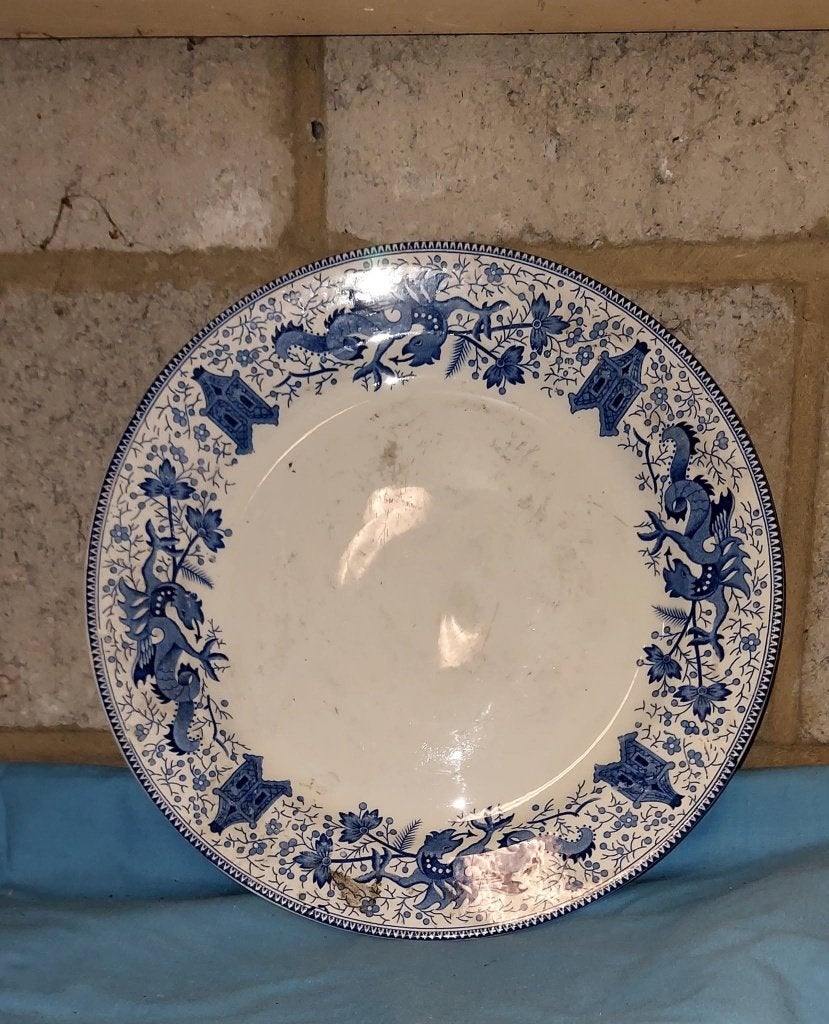 Assiette creuse ancienne Boch  Dragon, Enlèvement ou Envoi