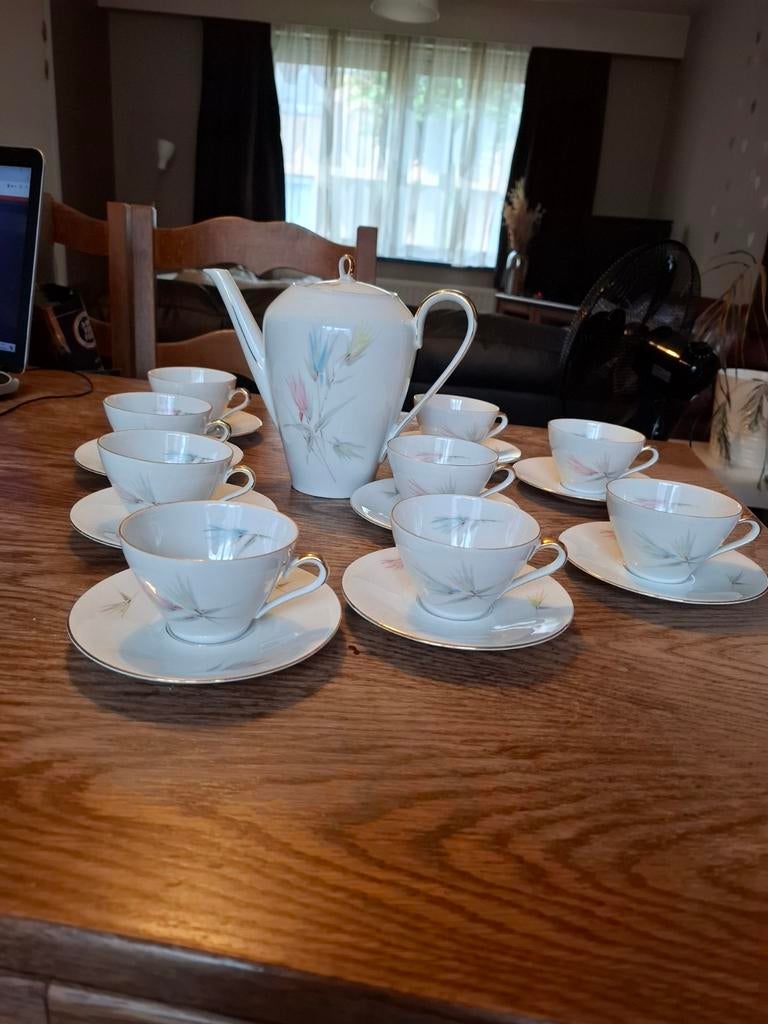 Service à café ancien en porcelaine, Enlèvement