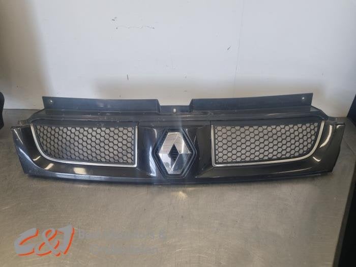 Grille van een Renault Trafic, Gebruikt, -, Renault, -