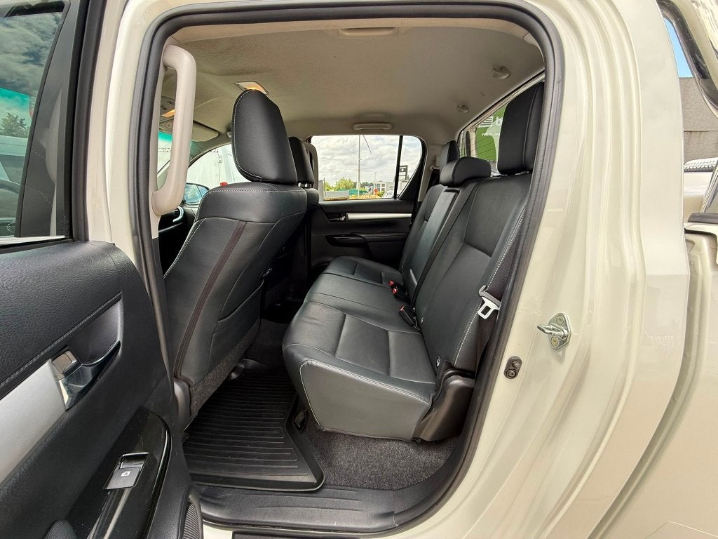 Toyota Hilux (Stock ID 46837) — 23