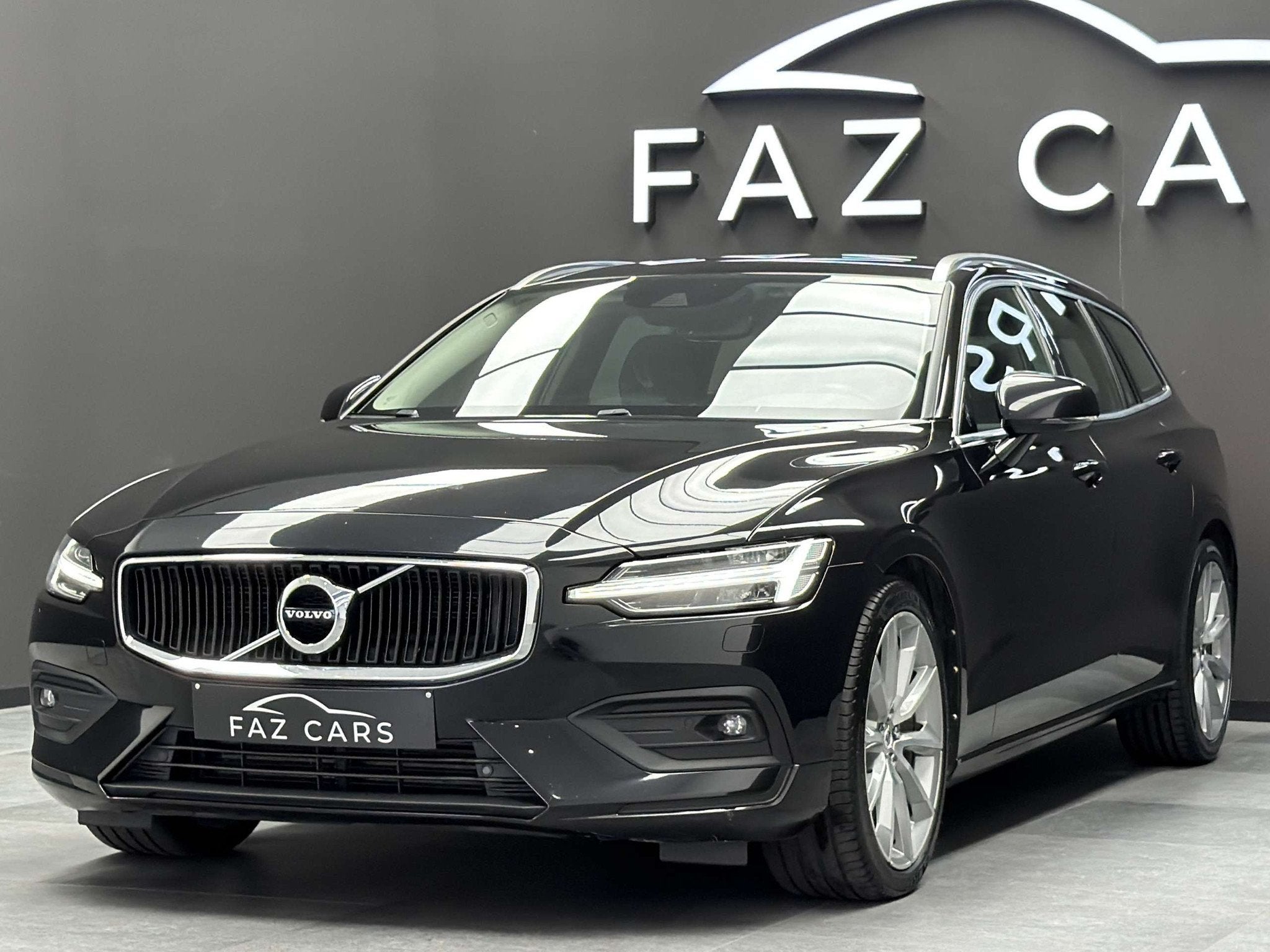 Volvo V60 2.0 D3 Inscription *CUIR + JANTES + GPS + GARANTIE, Autos, Cuir, Achat, Entreprise, Noir
