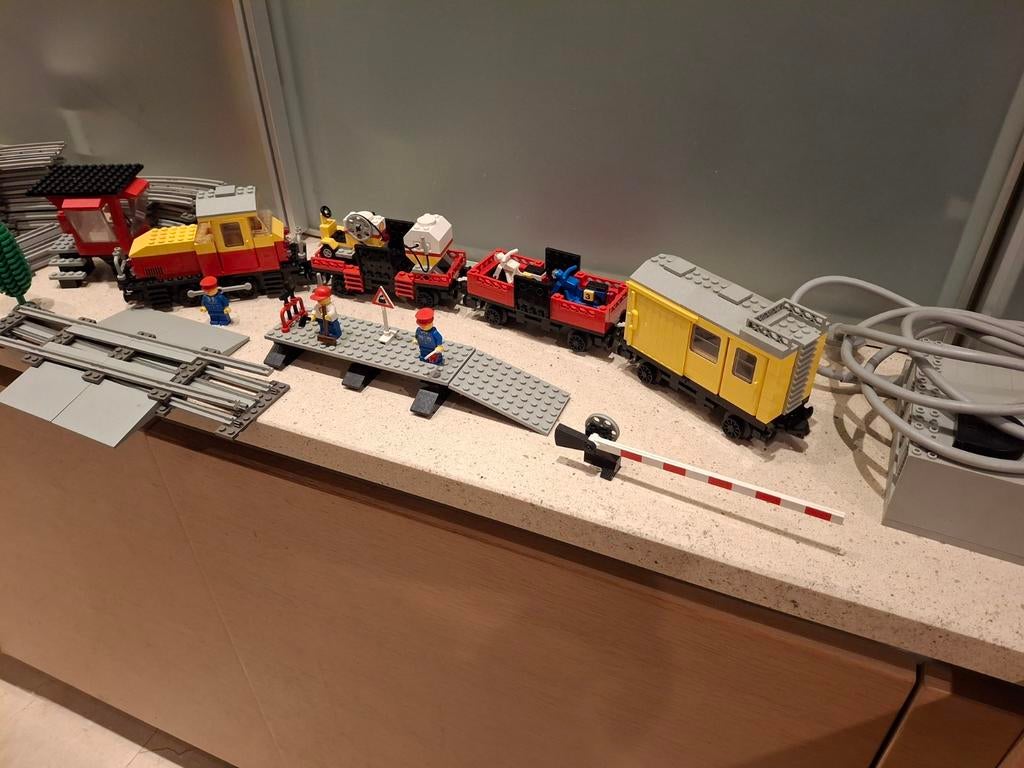 Lego 7735 vrachttrein en deel 7835 overweg, Kinderen en Baby's, Speelgoed | Duplo en Lego, Ophalen of Verzenden, Lego