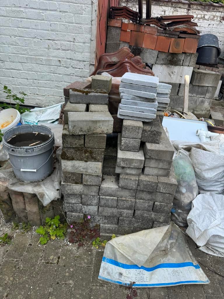 Briques bloc beton pavé ardoises, Enlèvement, Utilisé, Briques