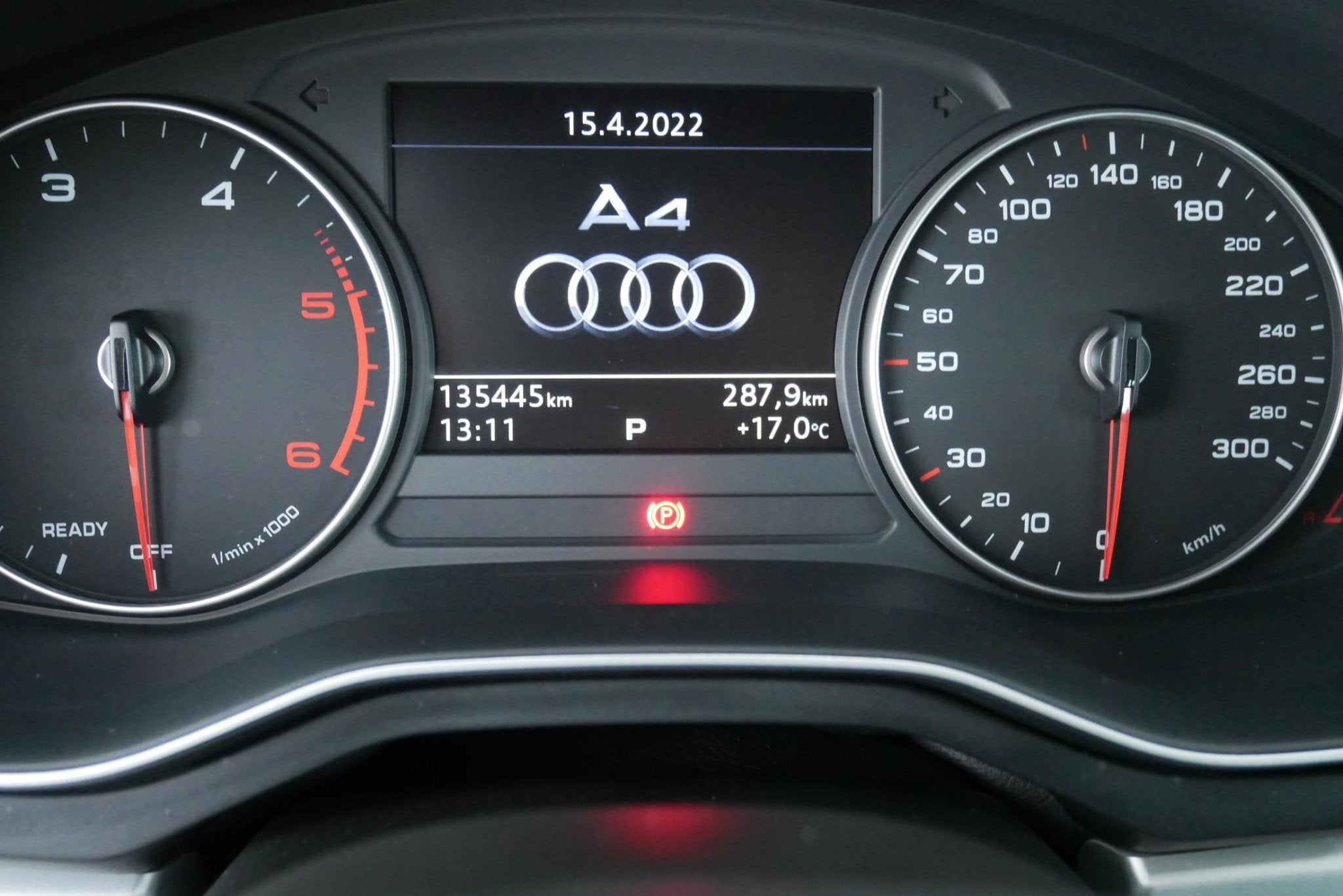 (1TAQ459) Audi A4 AVANT, Autos, Argent ou Gris, Achat, Entreprise, 1968 cm³