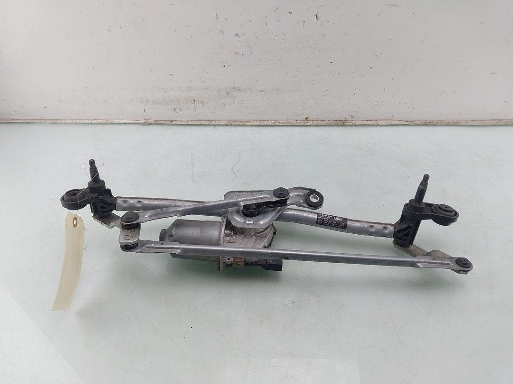 MOTEUR + TRINGLERIE ESSUIE GLACE AVANT Kamiq (|658955023|), Robert Bosch AG, Utilisé, Skoda, Robert-Bosch-Allee 1
74232  Abstatt, DE