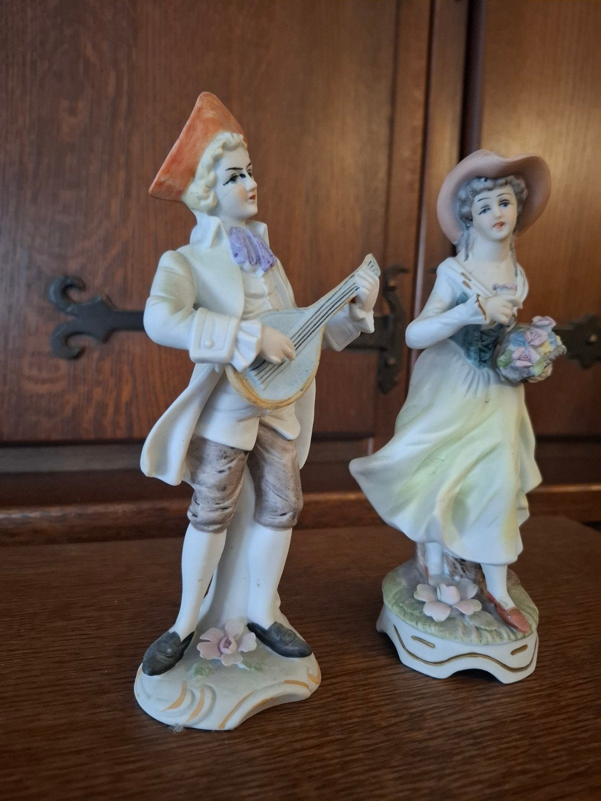 Biscuit beeldjes - koppel, Antiek en Kunst, Ophalen
