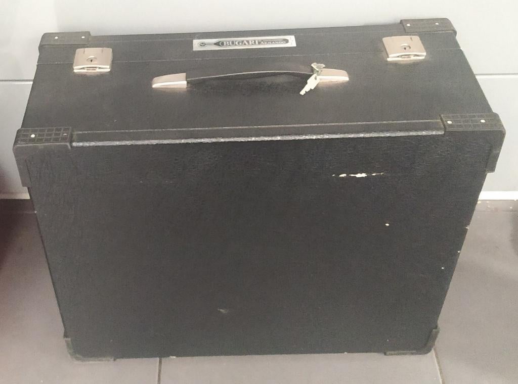 Bugari muziekkoffer, Enlèvement