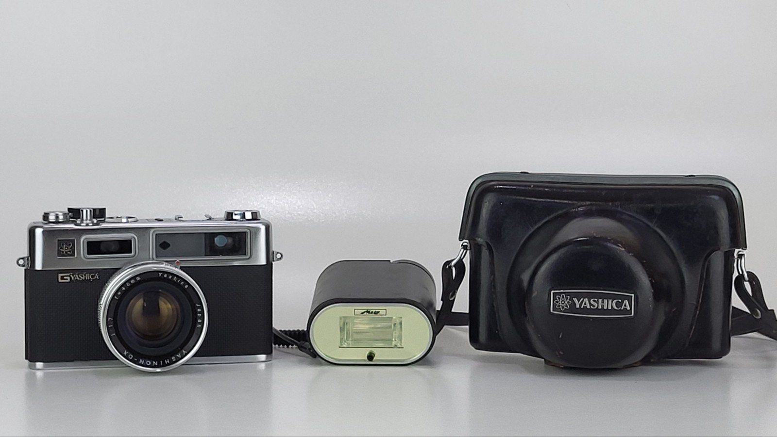 Yashica Electro 35 — Kit complet vintage, TV, Hi-fi & Vidéo, Enlèvement ou Envoi