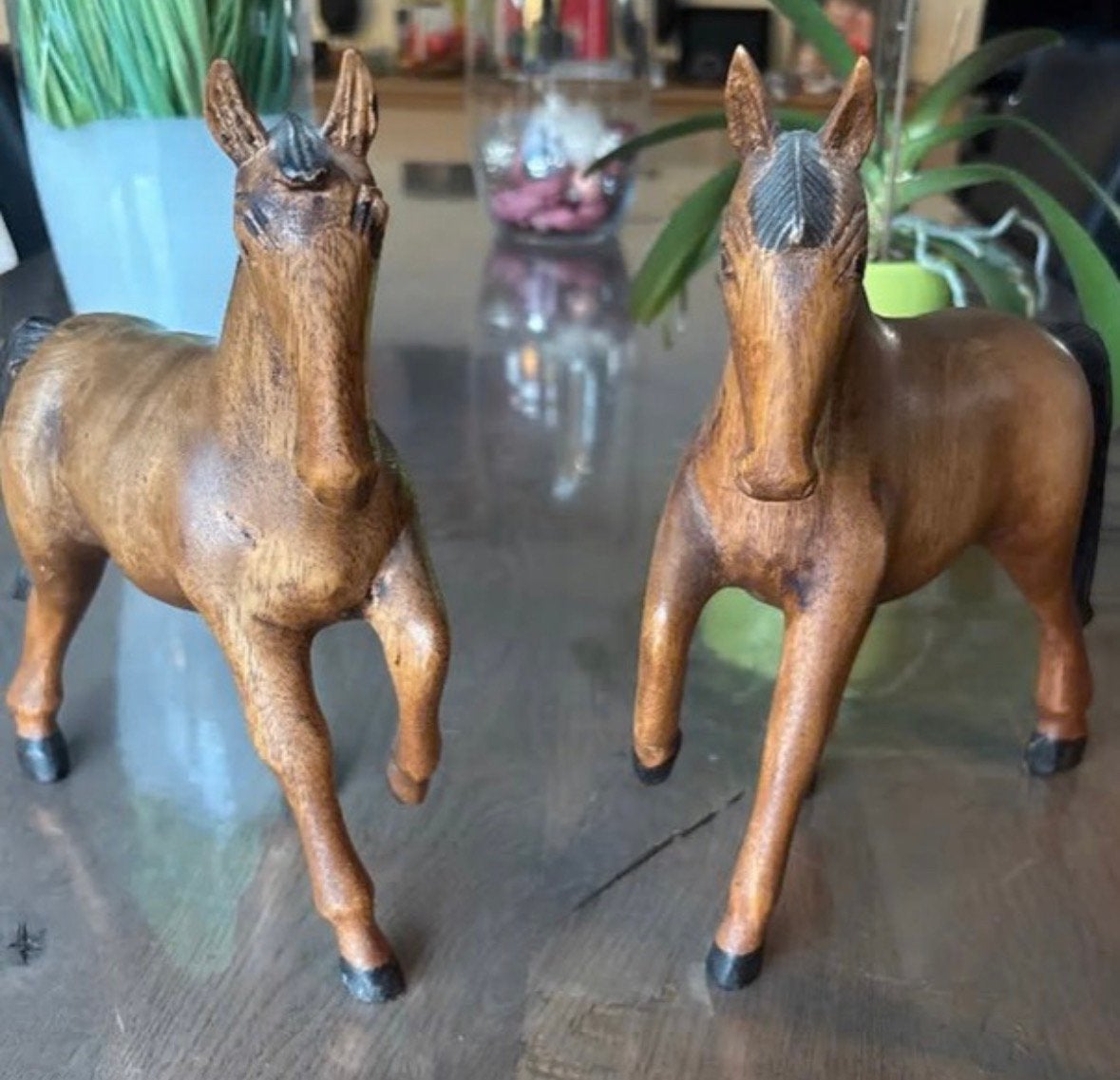 Koppel handgesneden houten paarden – Vintage set, Ophalen, Houtsnijwerk, 20 - 50 cm, Hout