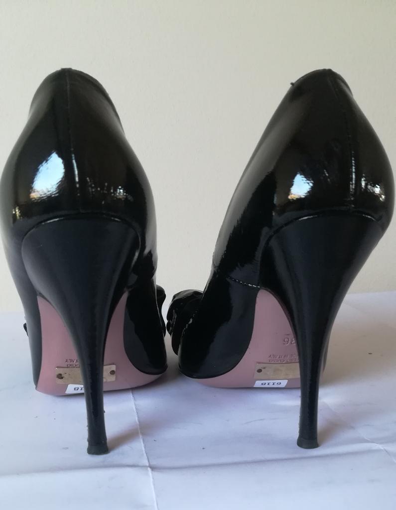 611B* RED VALENTINO authentieke zwarte hoge hakken (36), Kleding | Dames, Schoenen, Pumps, Verzenden, Zwart, Gedragen