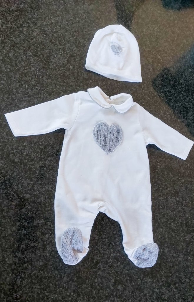 baby's eerste mutsje en pyjama maat 50 merk First, Kinderen en Baby's, Ophalen, Zo goed als nieuw, First, Overige typen