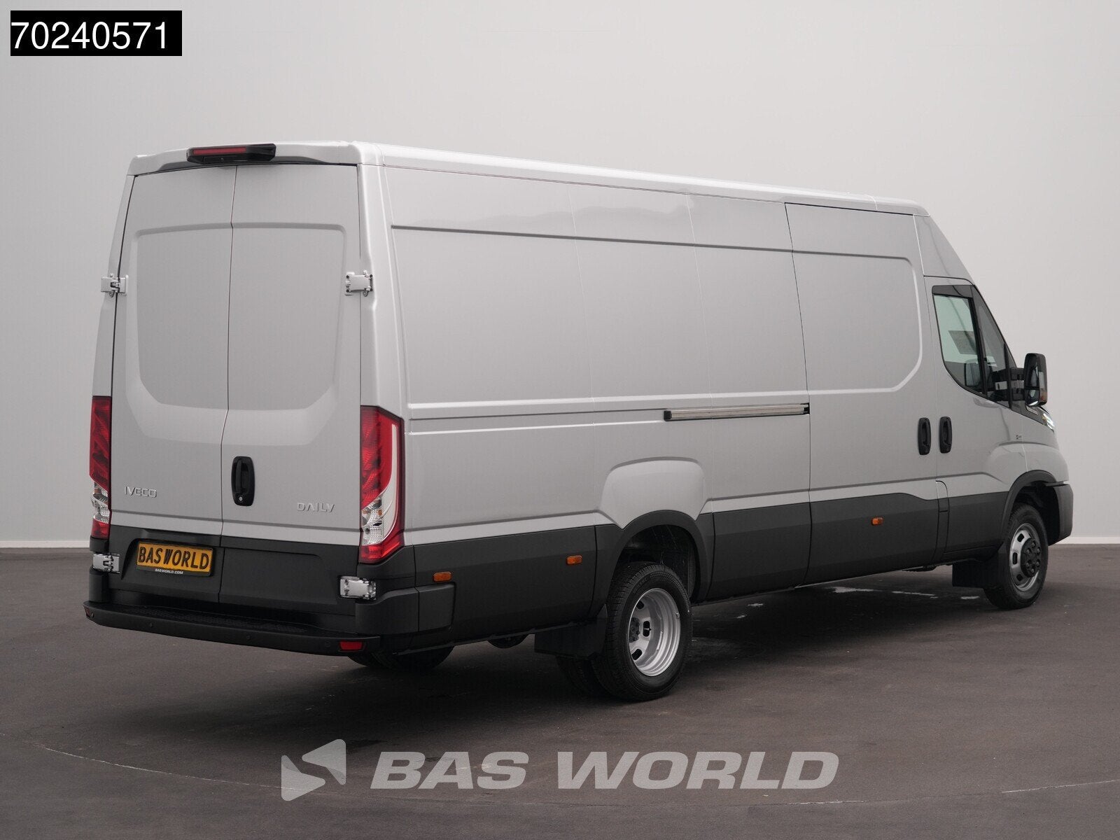 Iveco Daily 35C18 BPM VRIJ! 3.0L Automaat L3H2 180PK Dubbell, Autos, Neuf, Argent ou Gris, Achat, Euro 6