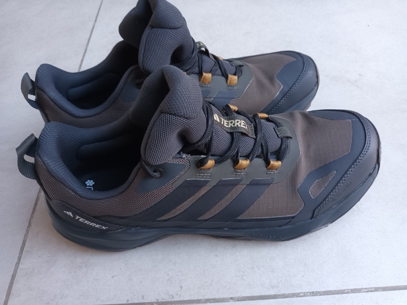 Adidas Terrex  maat 46, Sport en Fitness, Ophalen of Verzenden, Zo goed als nieuw