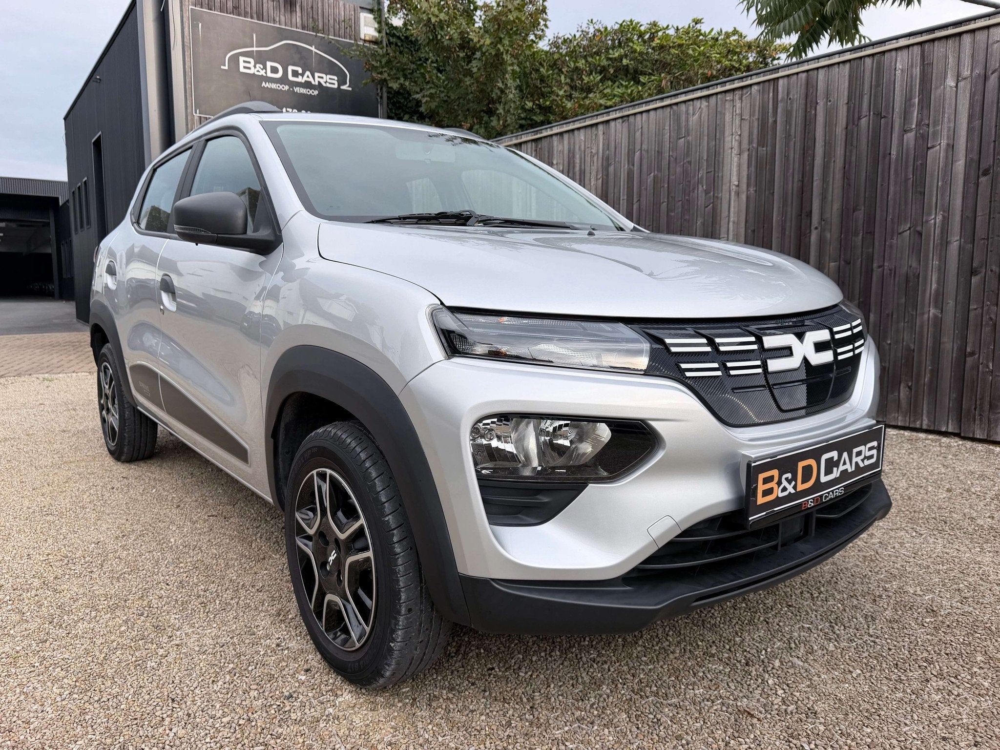 Dacia Spring Spring 26.8 kWh Business LEDER/CAM/14" NETTO:, Autos, Achat, Entreprise, 33 kW, Noir