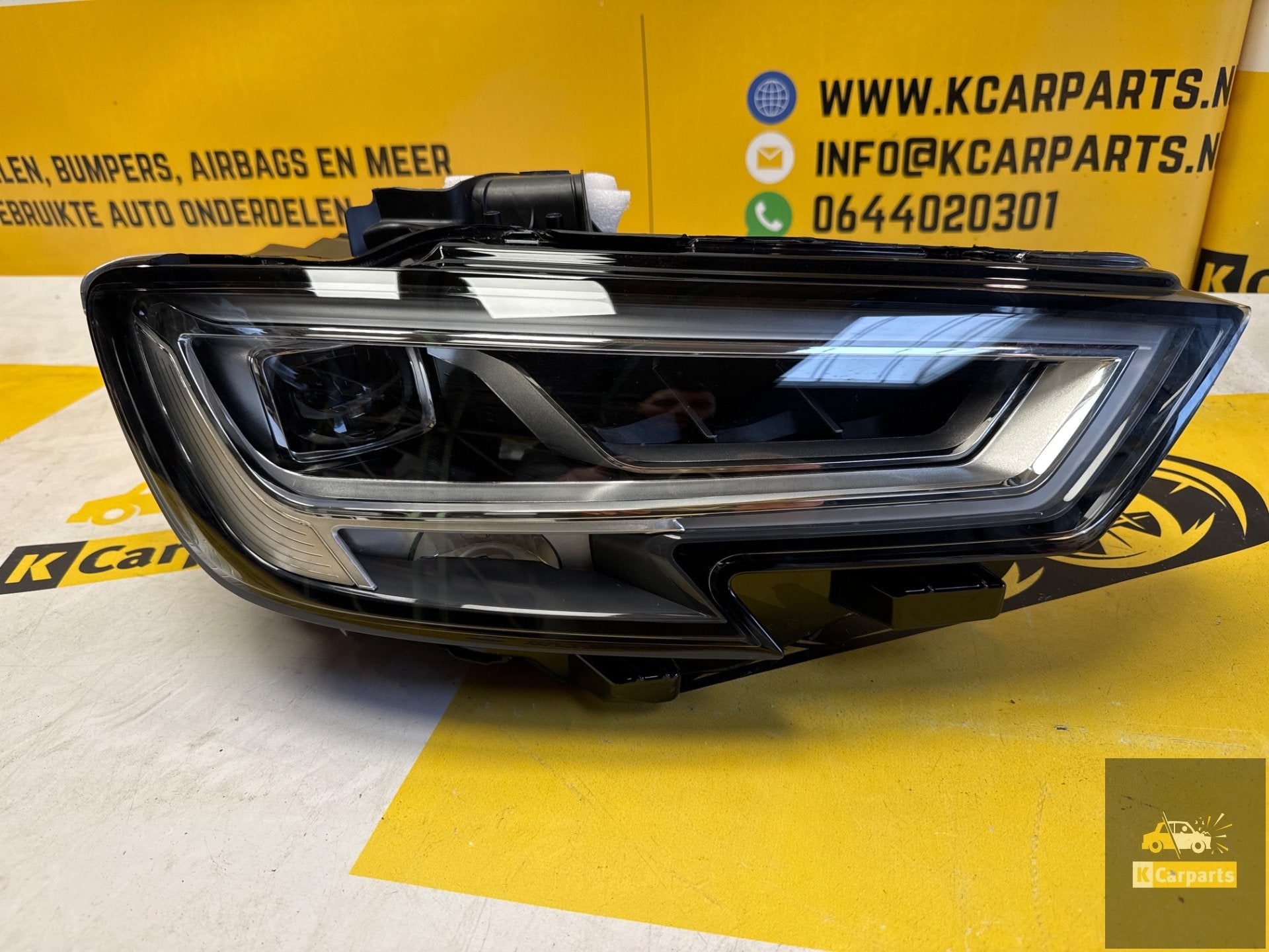 Phare Audi A3 8V Facelift Full LED Matrix Droit 8V0941036, AUDI AG, Auto-Union-Strasse 1
85045  Ingolstadt, DE, Audi, Utilisé