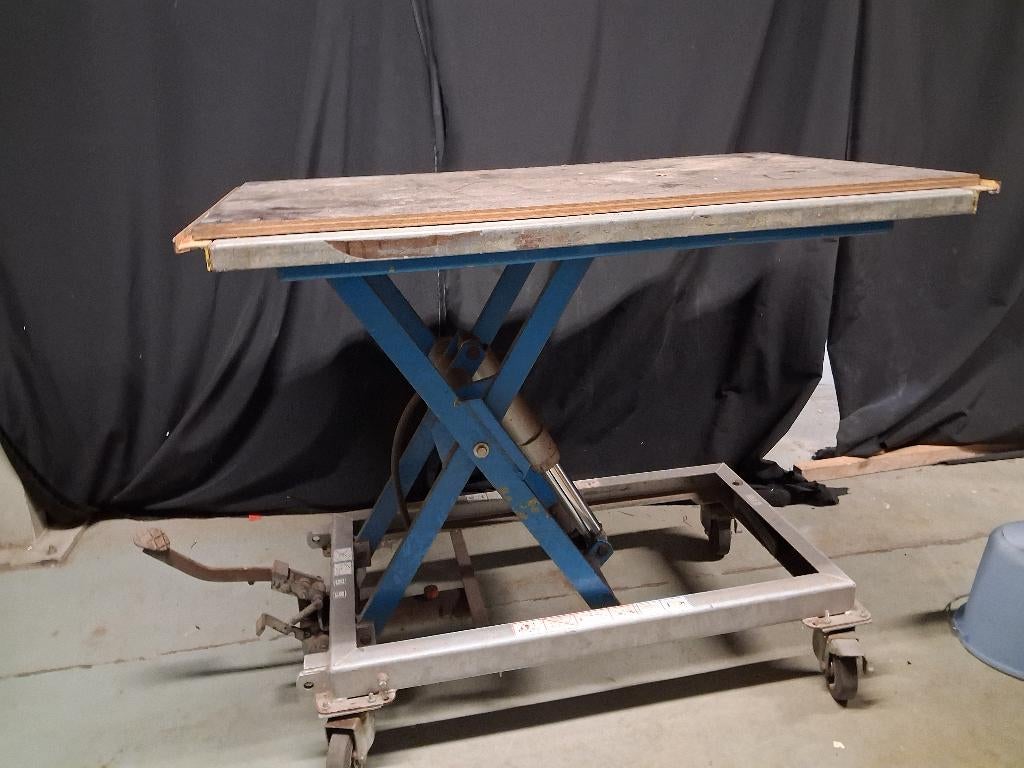hefwerktafel, Enlèvement