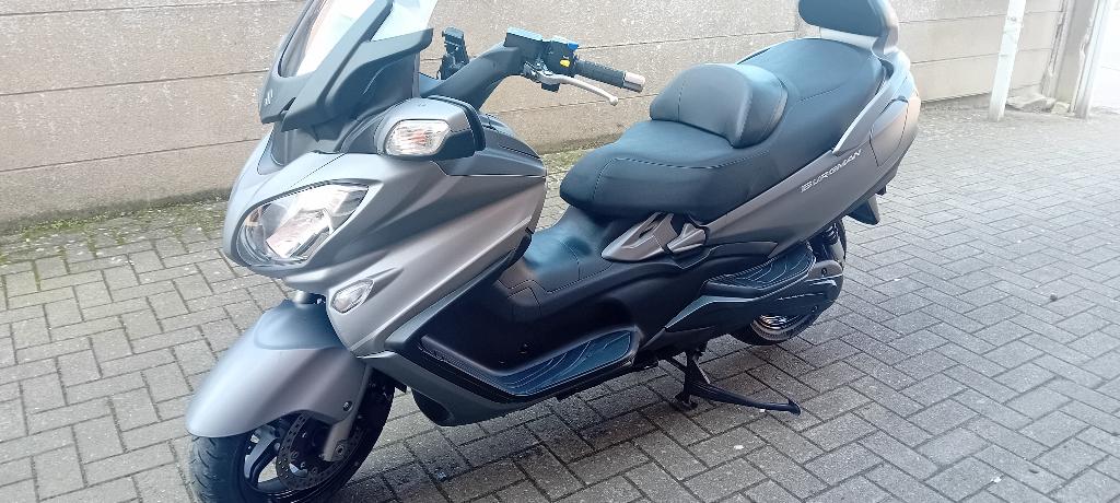Suzuki Burgman 650, Motoren, Motoren | Suzuki, Nieuw, Particulier, Handvatverwarming