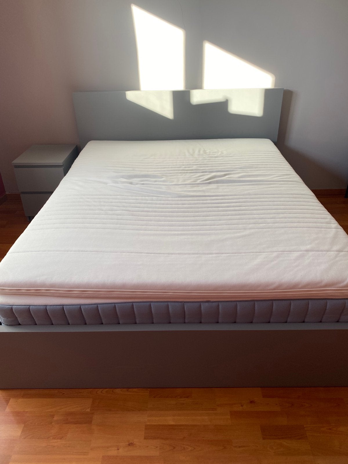 Malm bed 160cm ,2 lattenbodems, matras, nachtkastje, Ophalen, Gebruikt, Tweepersoons, 200 cm