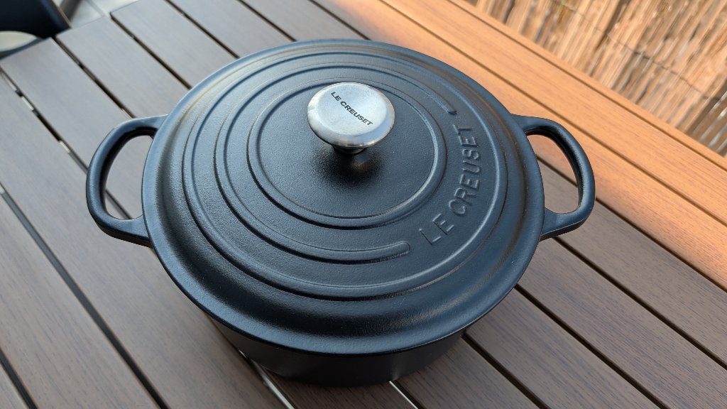 Le Creuset Signature 22 cm matzwart, Huis en Inrichting, Ophalen, Gebruikt, Braadpan, Met deksel