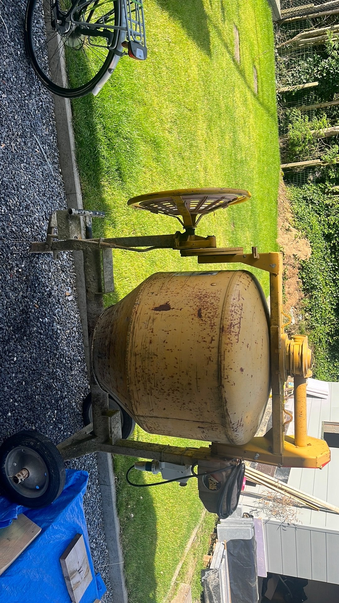 Grote betonmolen edil lame bxr 350, Ophalen, Zo goed als nieuw