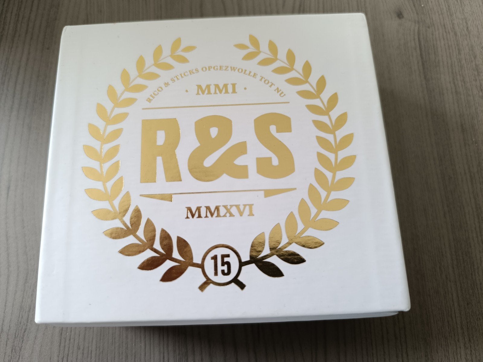 Verzamelbox Opgezwolle(Rico & Sticks) tot nu 2016 15 cd's, Cd's en Dvd's, Cd's | Hiphop en Rap, Ophalen of Verzenden, Zo goed als nieuw
