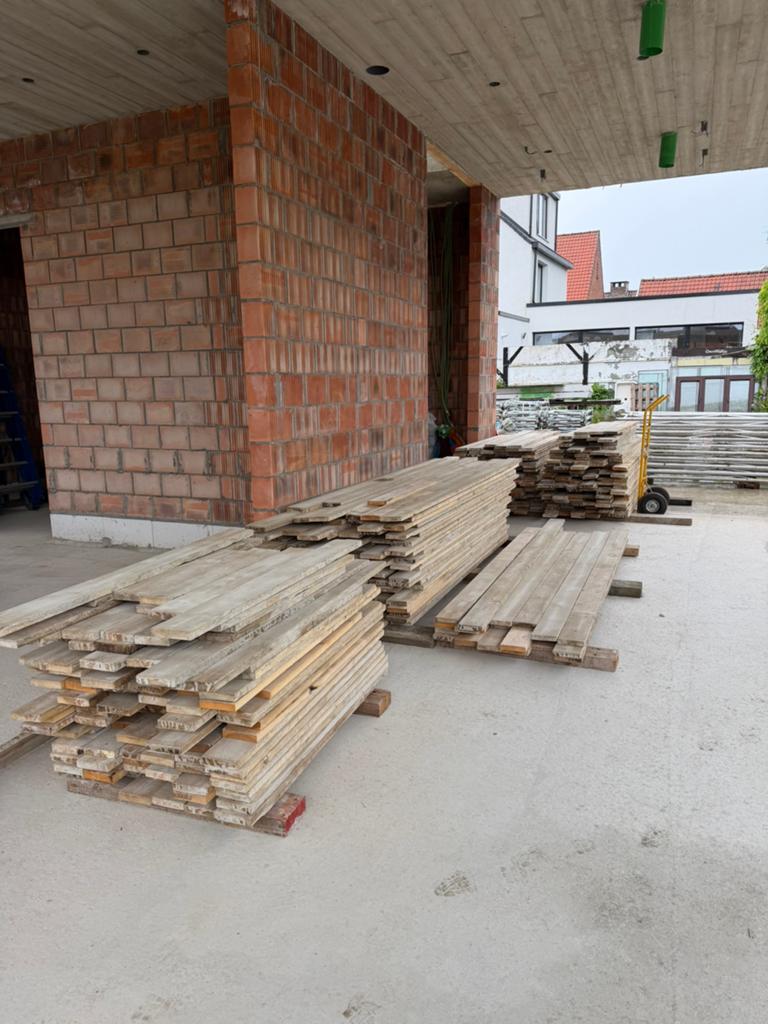 Partij timmerhout / bekistingshout – ca. 150 m², Bricolage & Construction, Bois & Planches, Comme neuf, Planche, Autres essences de bois