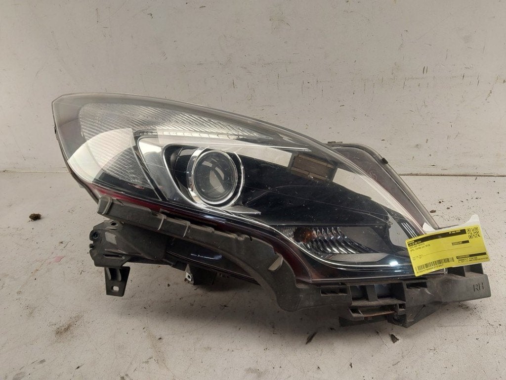 PHARE / OPTIQUE AVANT DROIT Opel Zafira Tourer (P12), Autos : Pièces & Accessoires, Opel, Opel Automobile GmbH, Utilisé, Kontakt-opel@opel.com