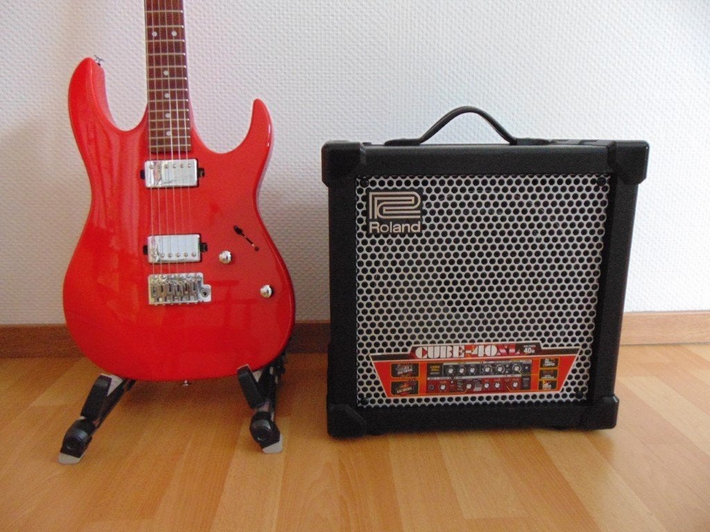 Gitaar Ibanez Gio GRX120SP + Versterker Roland Cube 40 XL ., Muziek en Instrumenten, Ophalen, Nieuw