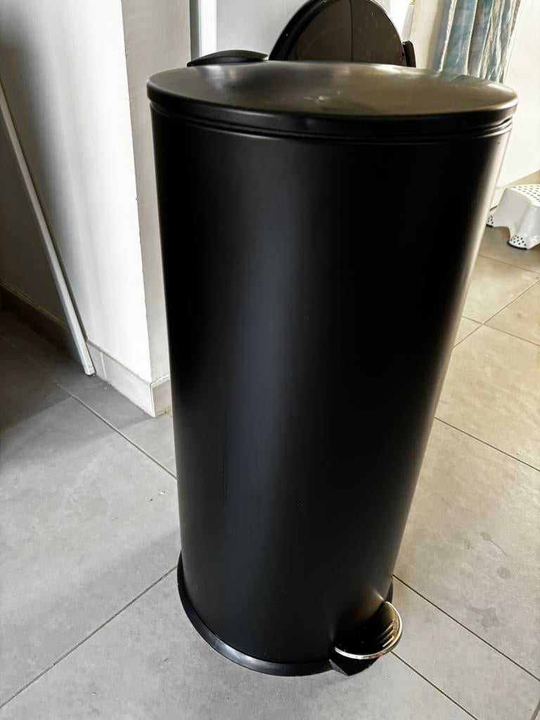 Zwarte pedaalemmer, Maison & Meubles, Accessoires pour la Maison | Poubelles, Enlèvement, Comme neuf