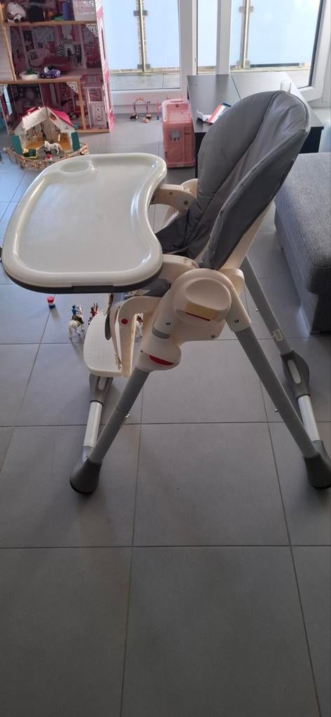 Chaise bébé : Chicco, Enfants & Bébés, Chaises pour enfants, Enlèvement