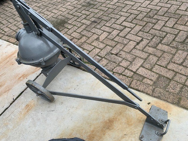 oude mestpomp, Tuin en Terras, Ophalen