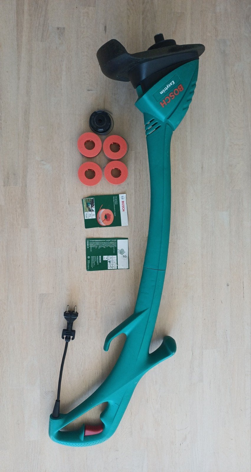 Elektrische kantentrimmer „BOSCH” van 26 cm., Tuin en Terras, Grastrimmers, Ophalen, Gebruikt, BOSCH, 10 tot 30 cm