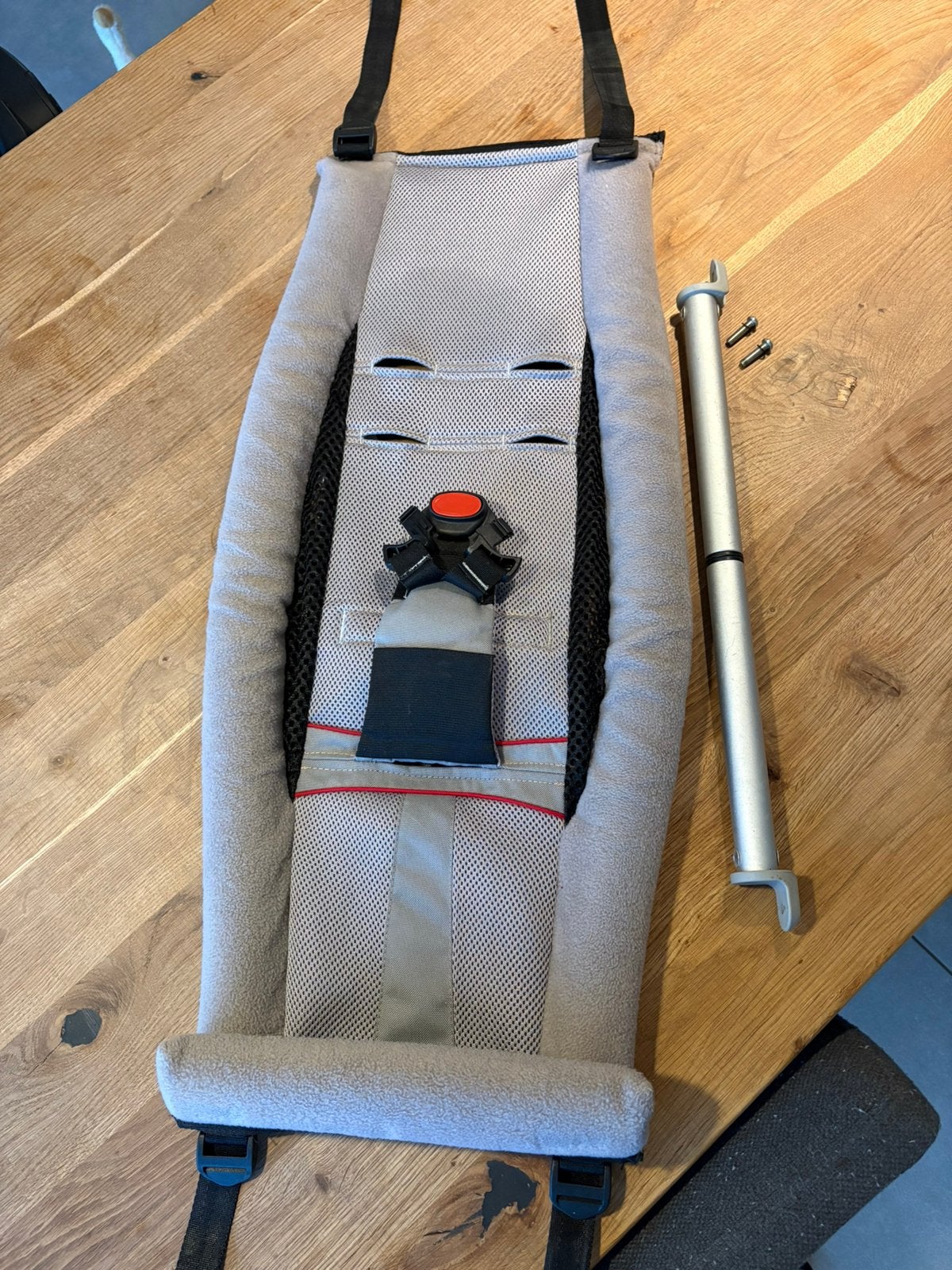 Thule infant sling fietskar Coaster XT en Courier, Vélos & Vélomoteurs, Accessoires vélo | Remorques, Enlèvement, Comme neuf