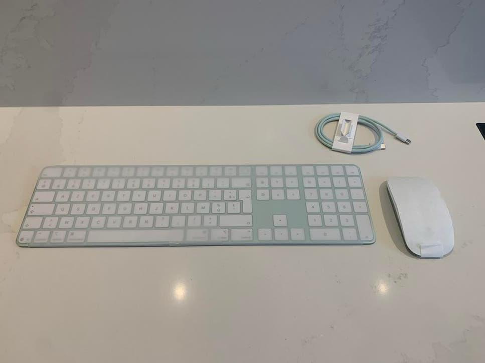 New Apple Magic Keyboard + Magic mouse (vert), Neuf, Enlèvement ou Envoi, Azerty, Sans fil