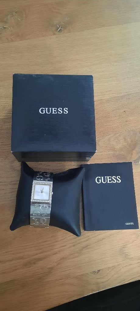 Horloge Guess, Enlèvement, Utilisé, Montre-bracelet, Guess