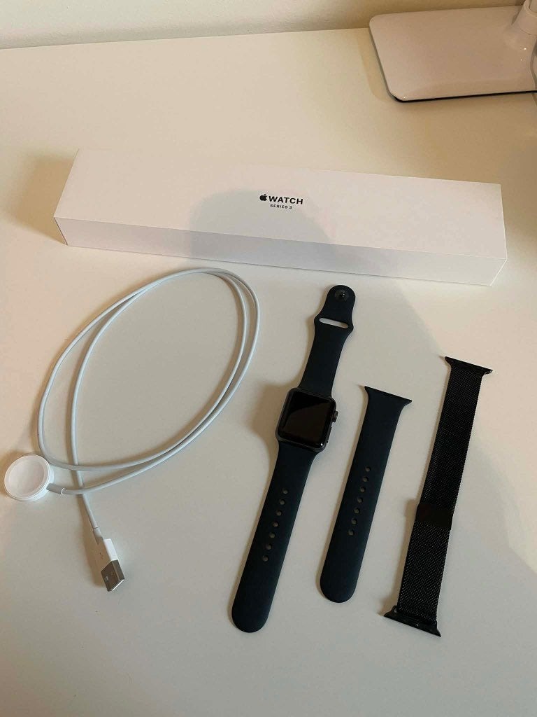 Apple watch serie 3, Bijoux, Sacs & Beauté, Montres connectées, Comme neuf, iOS, Gris, Distance, Bandage calorique, État, GPS
