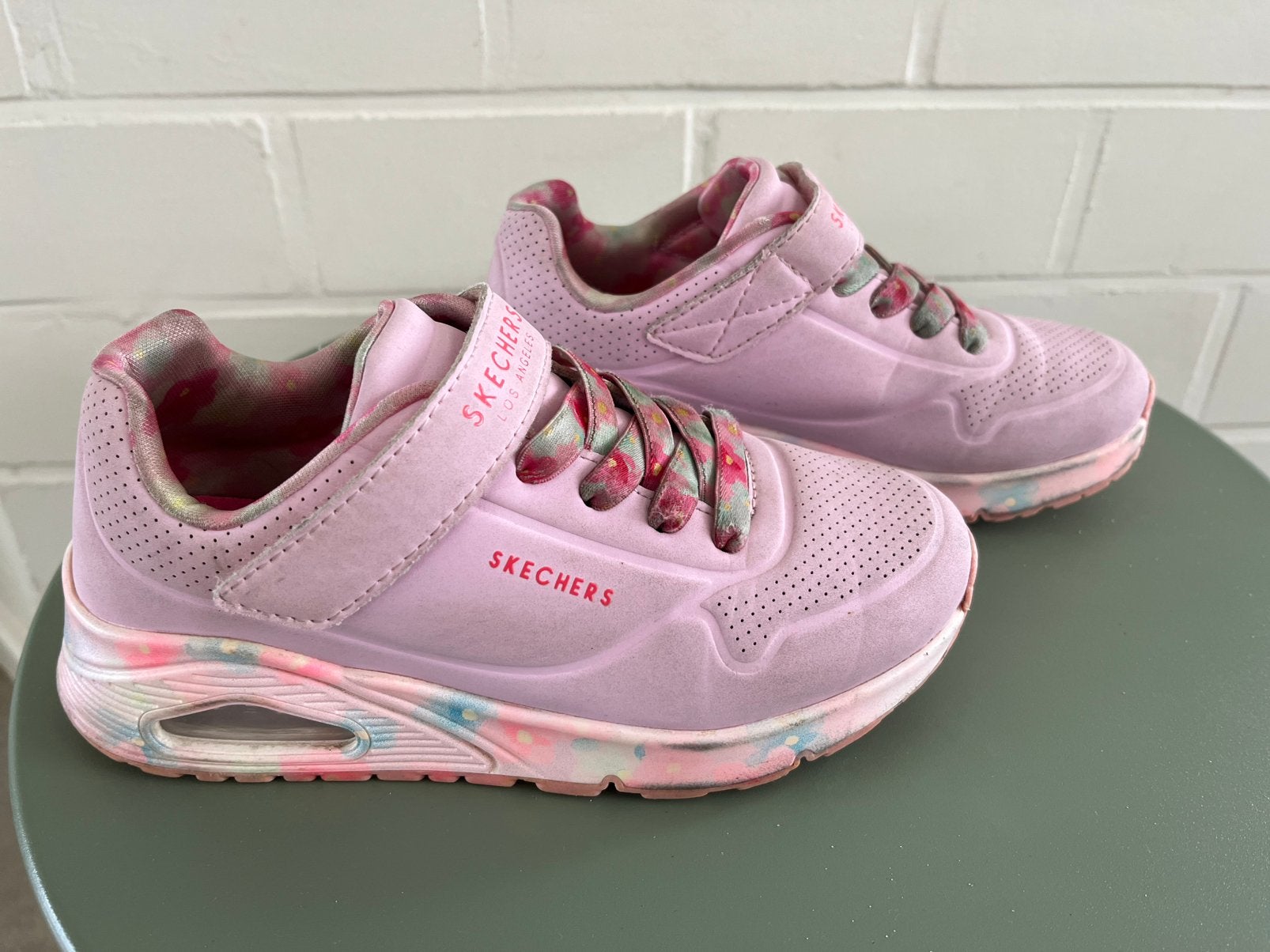 Sneakers SKECHERS taille 31, Enlèvement ou Envoi, Comme neuf, Chaussures, Fille