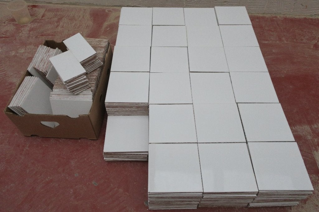 Wandtegels witte in zeer goede staat 27 m2., Doe-het-zelf en Bouw, Tegels, Ophalen, Wandtegels