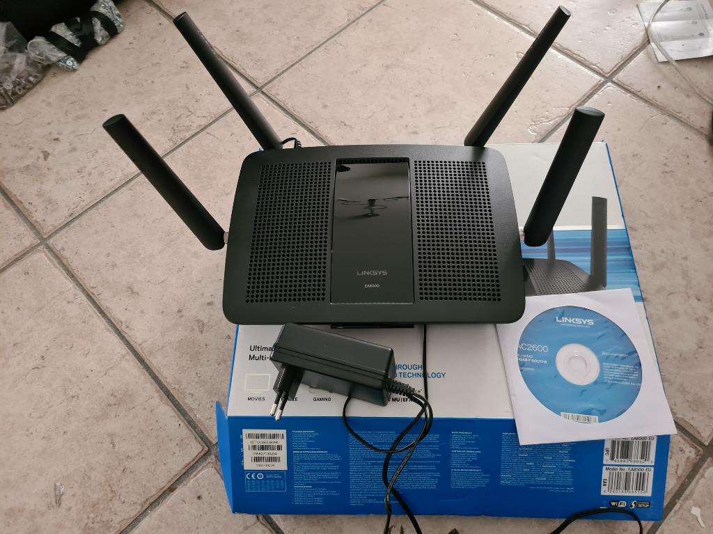 Linksys EA8500 router, Computers en Software, Ophalen of Verzenden, Zo goed als nieuw, Router, LinkSys