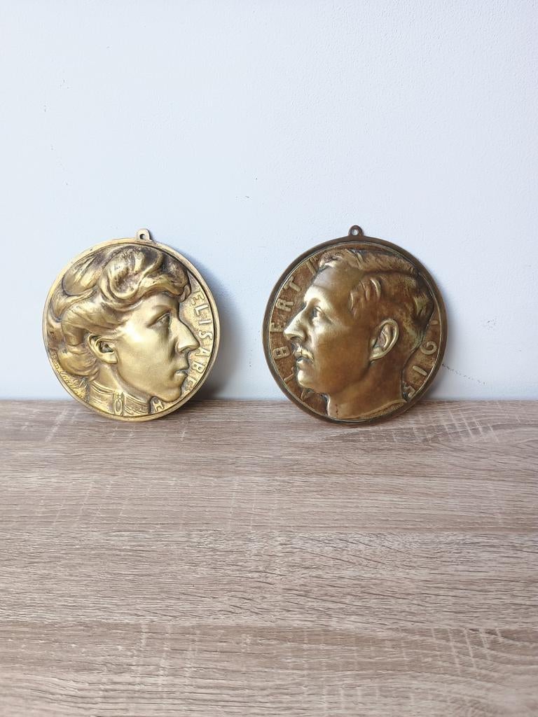 Koning en koningin van België bronzen beelden gesigneerd Vog, Antiek en Kunst, Ophalen of Verzenden, Brons